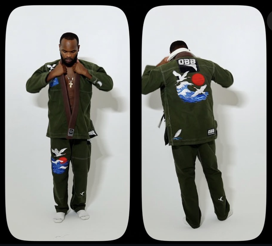 Front and back views of the Crane Gi